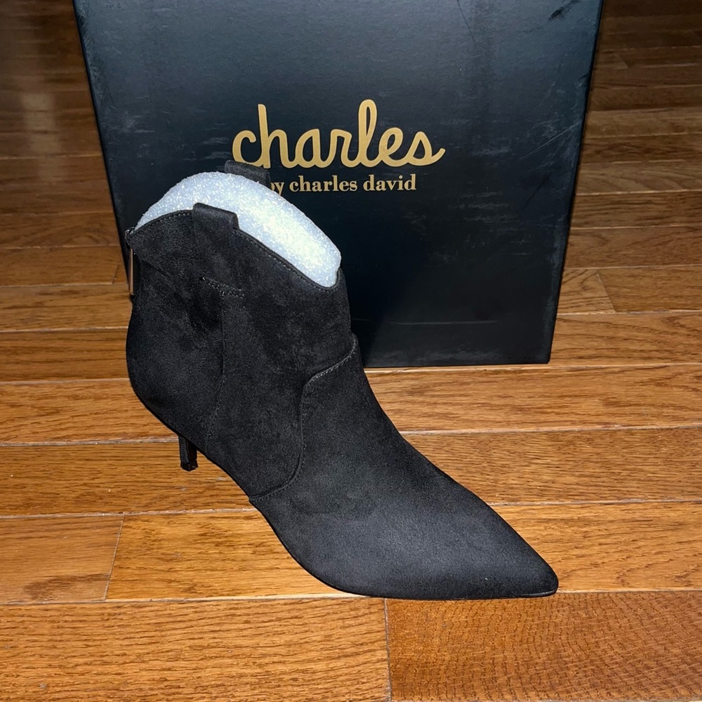 Charles by Charles David Auden Microsuede Booties All Black Woman’s Size 5.5